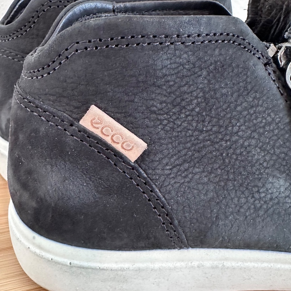 Ecco Soft 7 Low Cut Zip Bootie, Black, Size 6 - 6.5 - Picture 8 of 11